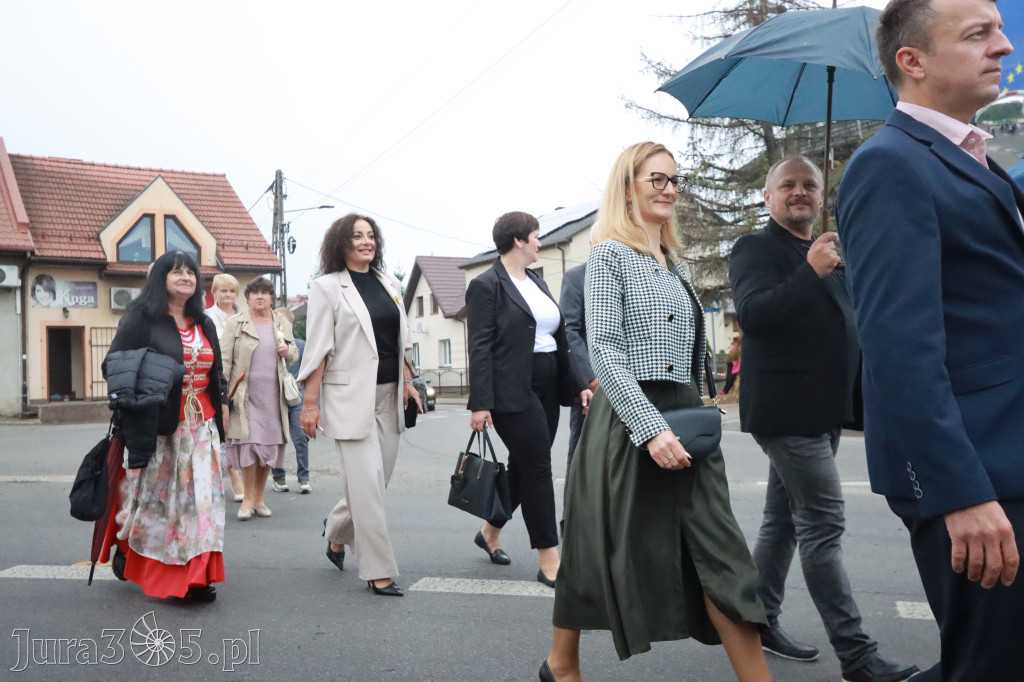 Fotorelacja I: Dożynki Powiatu Myszkowskiego w Niegowie