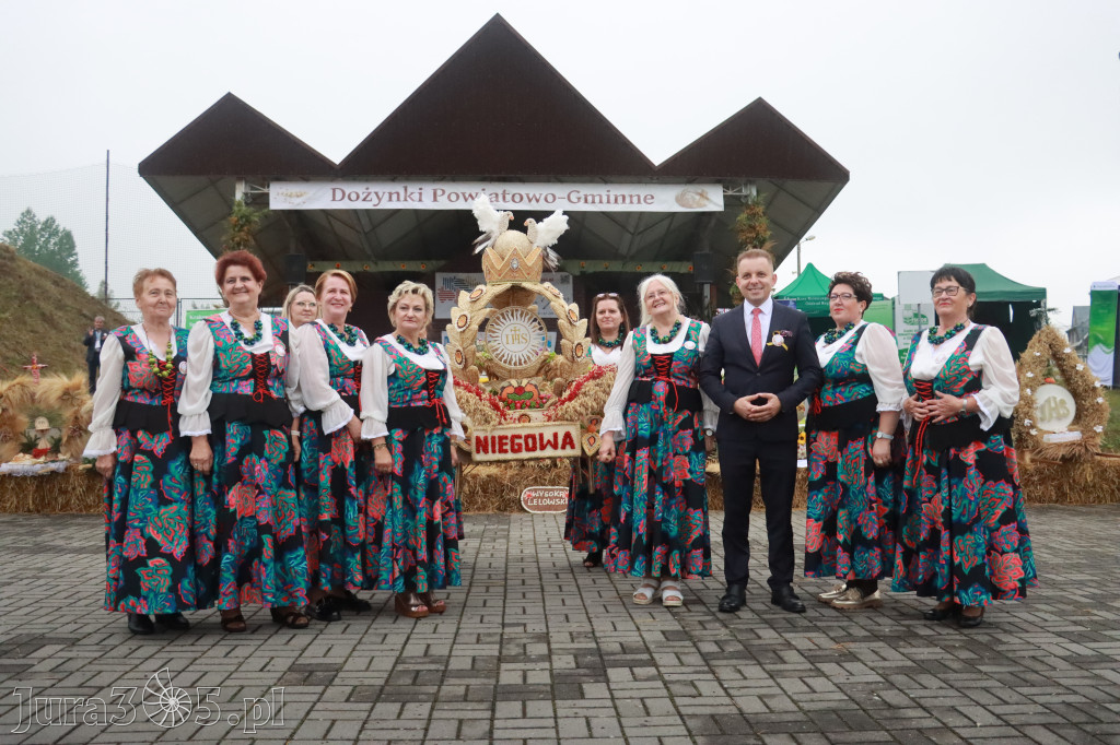 Fotorelacja II: Dożynki Powiatu Myszkowskiego w Niegowie