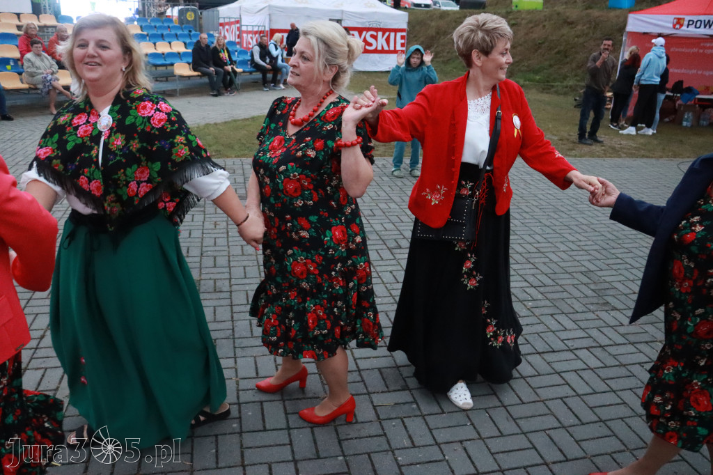 Fotorelacja II: Dożynki Powiatu Myszkowskiego w Niegowie