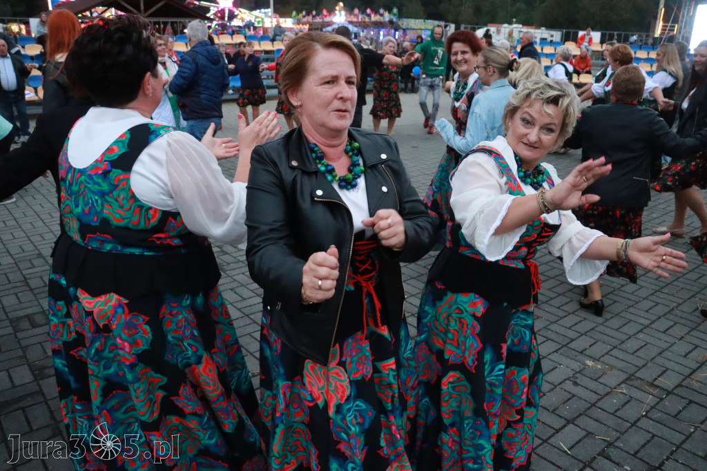 Fotorelacja II: Dożynki Powiatu Myszkowskiego w Niegowie