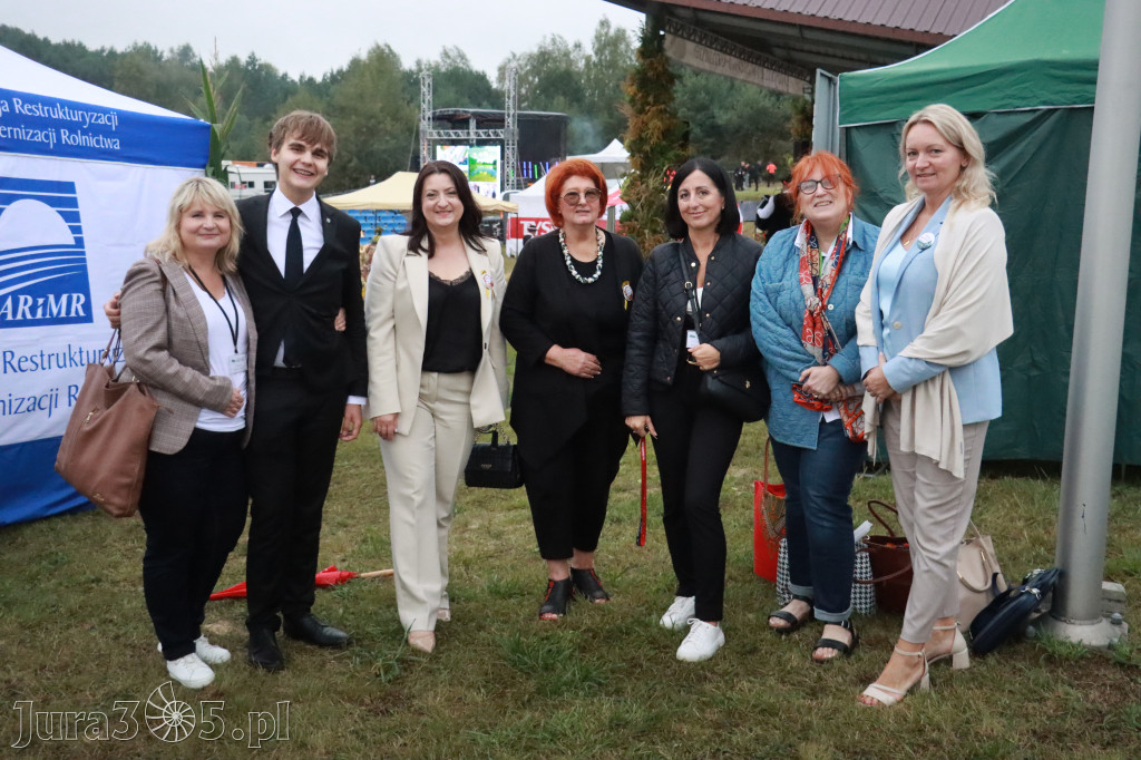 Fotorelacja III: Dożynki Powiatu Myszkowskiego w Niegowie
