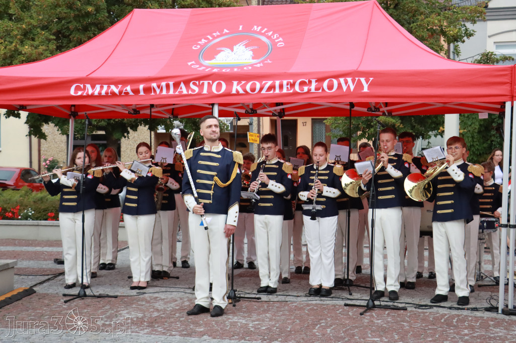 Fotorelacja: Uroczystość Odsłonięcia Pomnika Krystyna I z Koziegłów herbu Lis.