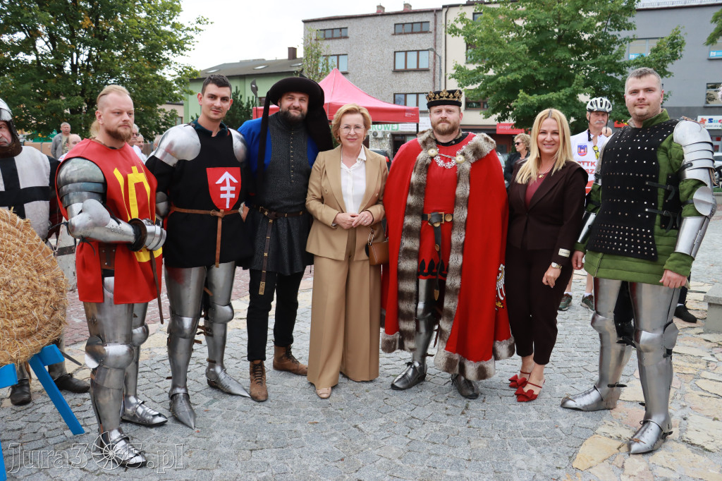 Fotorelacja: Uroczystość Odsłonięcia Pomnika Krystyna I z Koziegłów herbu Lis.