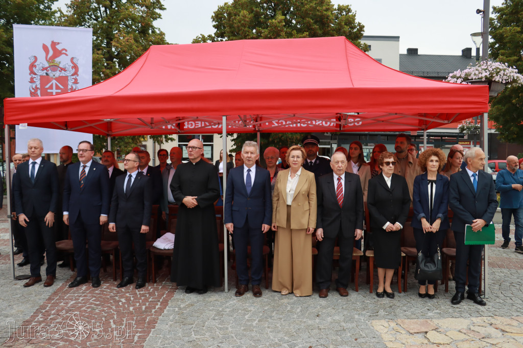 Fotorelacja: Uroczystość Odsłonięcia Pomnika Krystyna I z Koziegłów herbu Lis.