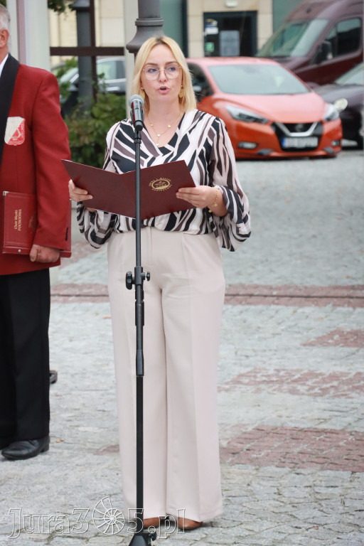 Fotorelacja: Uroczystość Odsłonięcia Pomnika Krystyna I z Koziegłów herbu Lis.