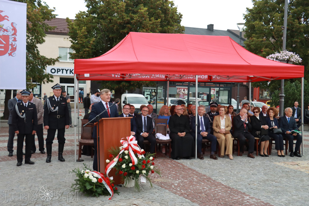 Fotorelacja: Uroczystość Odsłonięcia Pomnika Krystyna I z Koziegłów herbu Lis.