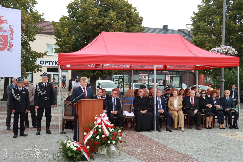Fotorelacja: Uroczystość Odsłonięcia Pomnika Krystyna I z Koziegłów herbu Lis.