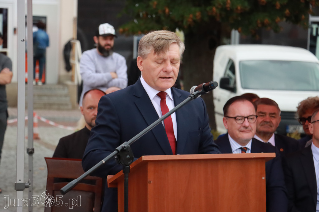 Fotorelacja: Uroczystość Odsłonięcia Pomnika Krystyna I z Koziegłów herbu Lis.