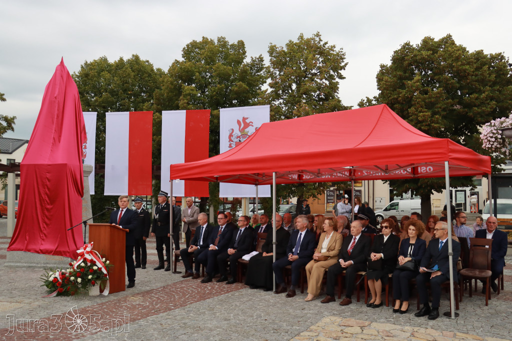 Fotorelacja: Uroczystość Odsłonięcia Pomnika Krystyna I z Koziegłów herbu Lis.
