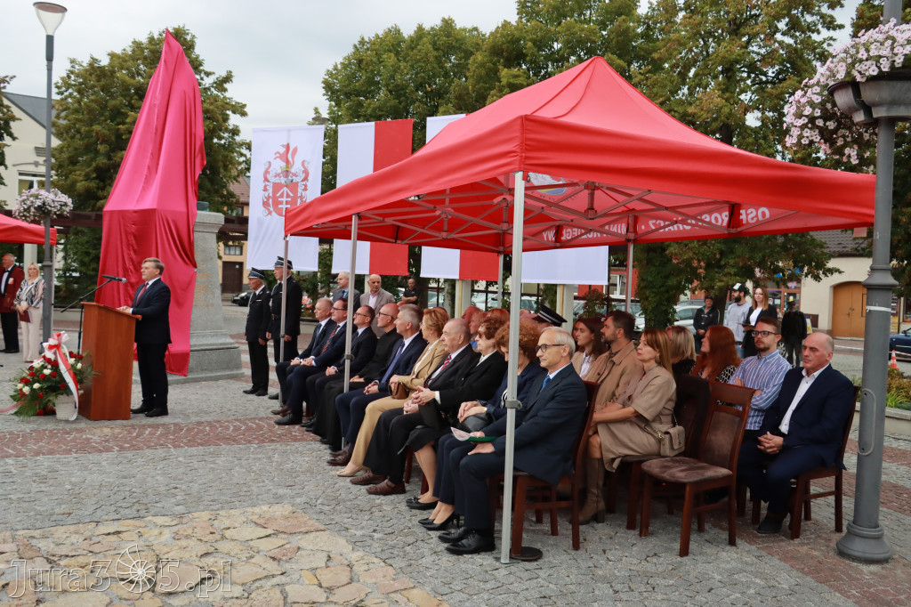 Fotorelacja: Uroczystość Odsłonięcia Pomnika Krystyna I z Koziegłów herbu Lis.