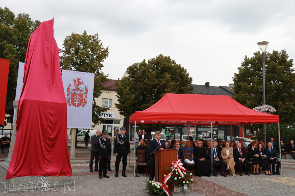 Fotorelacja: Uroczystość Odsłonięcia Pomnika Krystyna I z Koziegłów herbu Lis.
