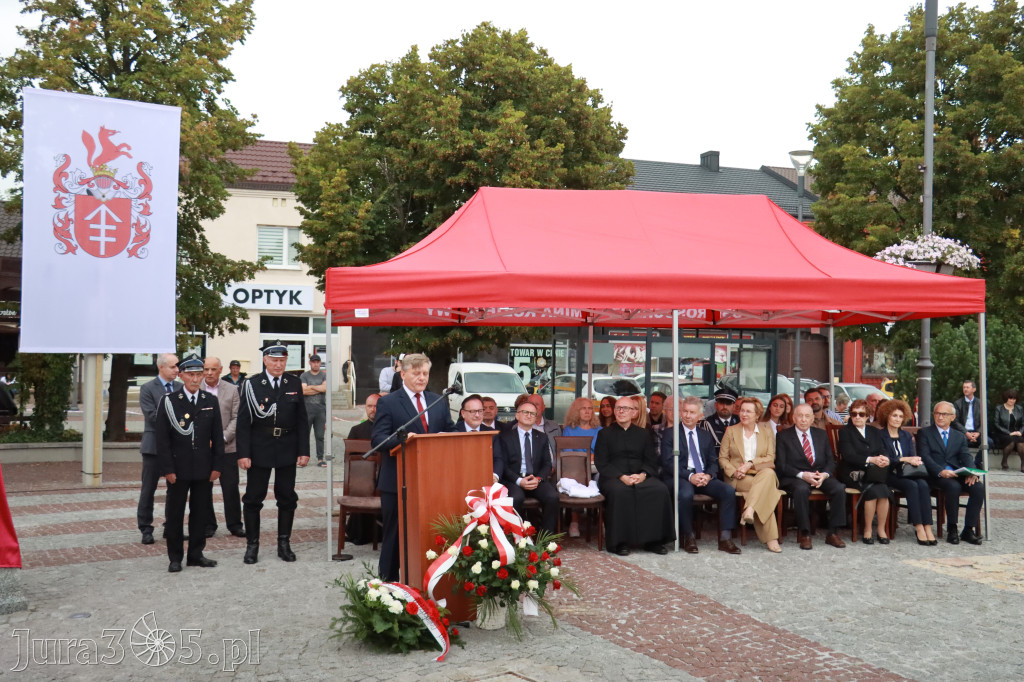Fotorelacja: Uroczystość Odsłonięcia Pomnika Krystyna I z Koziegłów herbu Lis.
