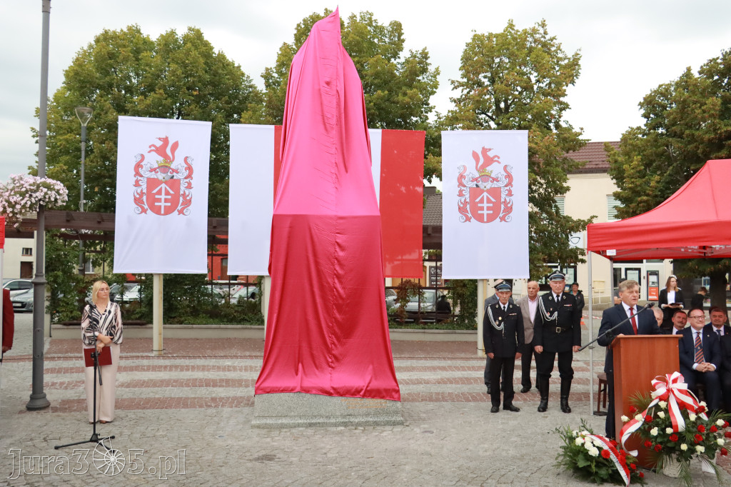 Fotorelacja: Uroczystość Odsłonięcia Pomnika Krystyna I z Koziegłów herbu Lis.