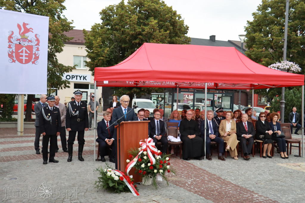 Fotorelacja: Uroczystość Odsłonięcia Pomnika Krystyna I z Koziegłów herbu Lis.
