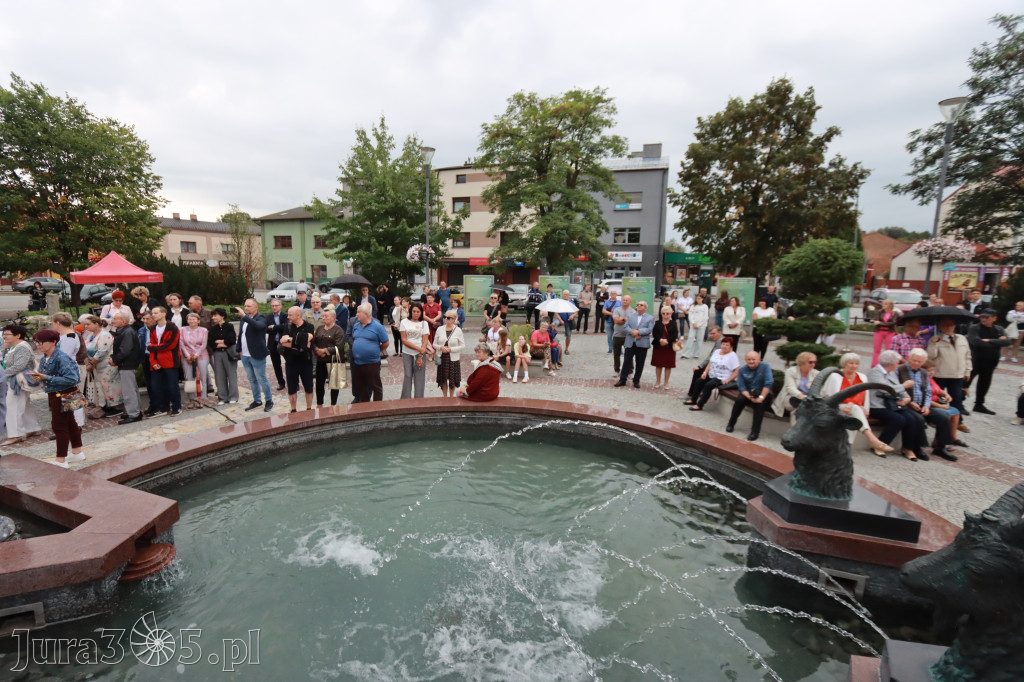Fotorelacja: Uroczystość Odsłonięcia Pomnika Krystyna I z Koziegłów herbu Lis.