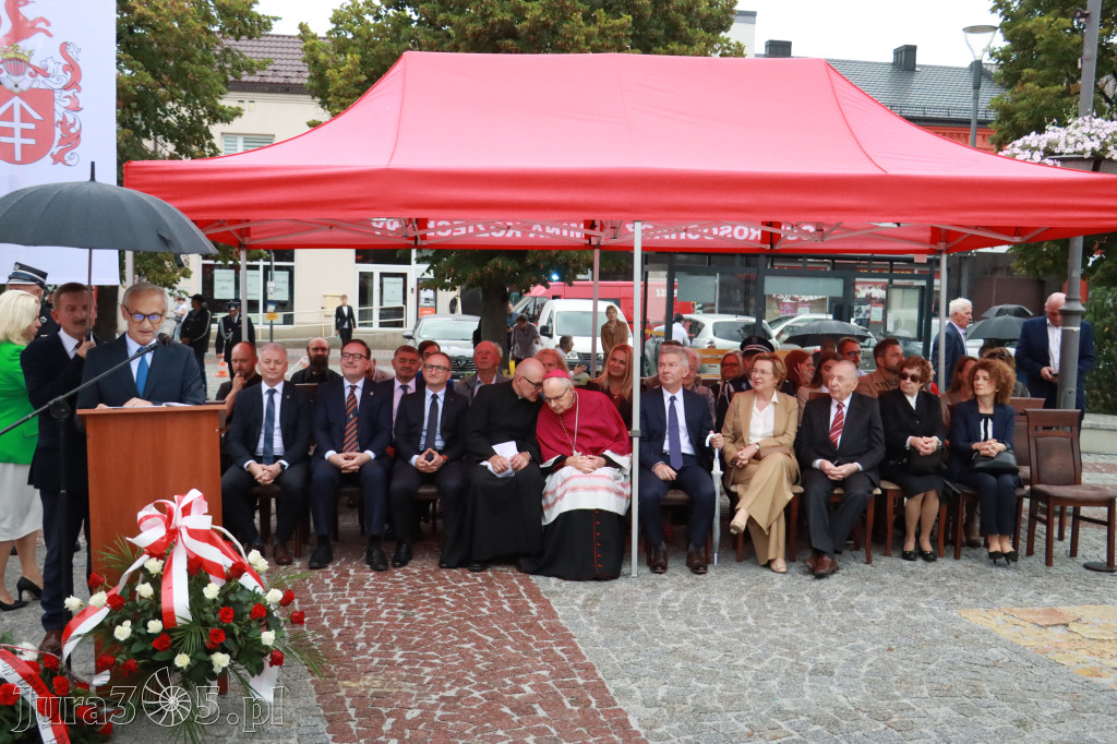 Fotorelacja: Uroczystość Odsłonięcia Pomnika Krystyna I z Koziegłów herbu Lis.