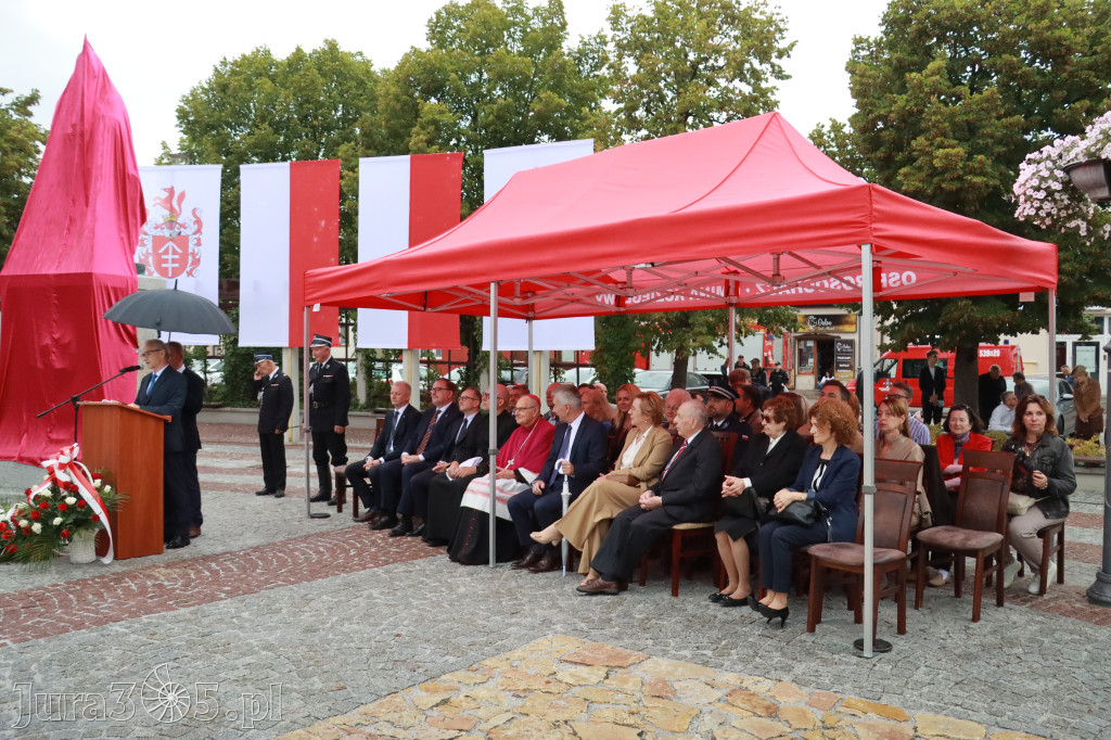 Fotorelacja: Uroczystość Odsłonięcia Pomnika Krystyna I z Koziegłów herbu Lis.