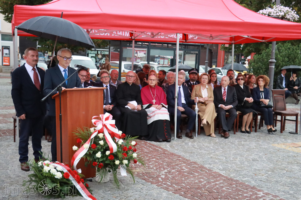 Fotorelacja: Uroczystość Odsłonięcia Pomnika Krystyna I z Koziegłów herbu Lis.