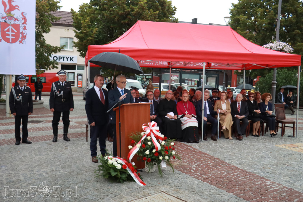 Fotorelacja: Uroczystość Odsłonięcia Pomnika Krystyna I z Koziegłów herbu Lis.