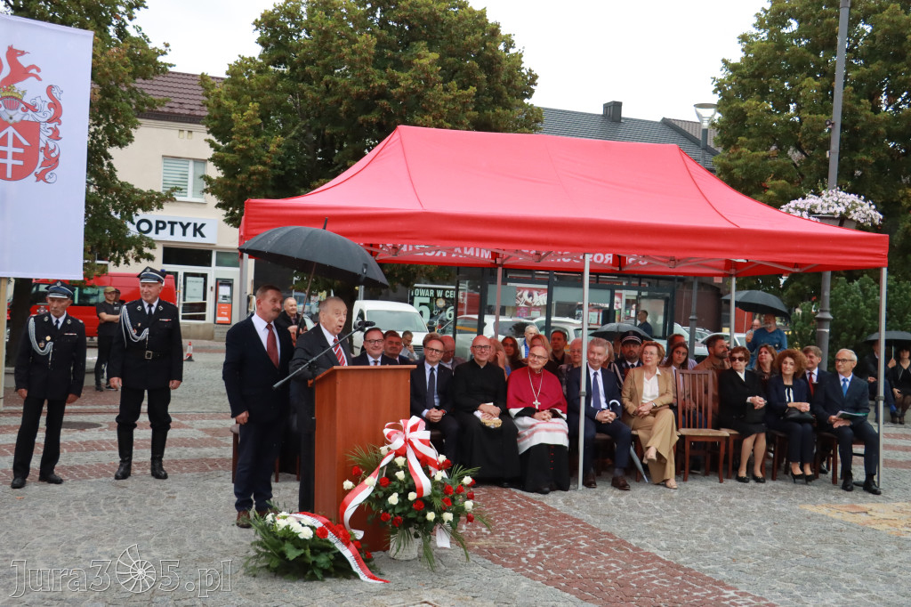 Fotorelacja: Uroczystość Odsłonięcia Pomnika Krystyna I z Koziegłów herbu Lis.