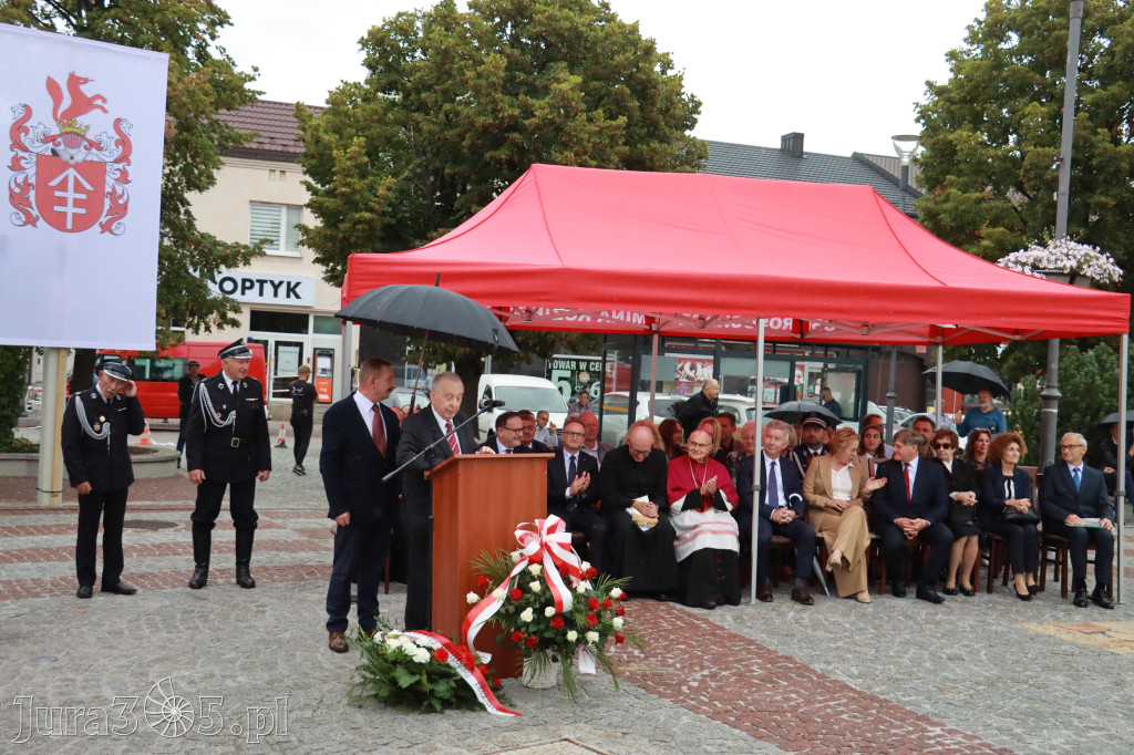 Fotorelacja: Uroczystość Odsłonięcia Pomnika Krystyna I z Koziegłów herbu Lis.