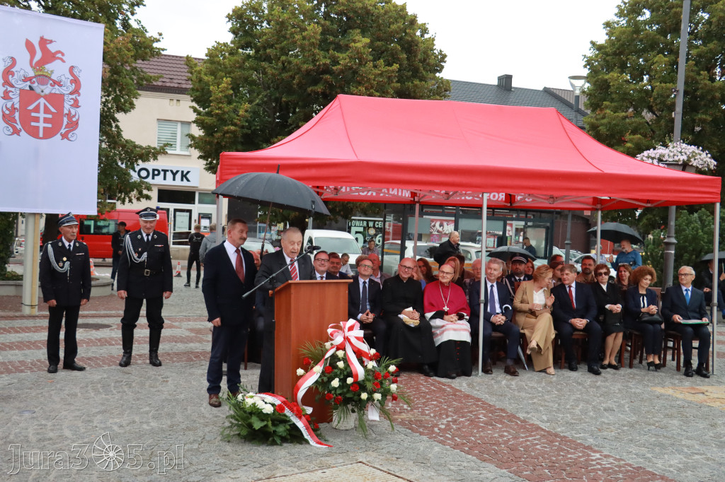 Fotorelacja: Uroczystość Odsłonięcia Pomnika Krystyna I z Koziegłów herbu Lis.