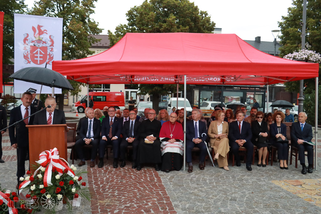 Fotorelacja: Uroczystość Odsłonięcia Pomnika Krystyna I z Koziegłów herbu Lis.