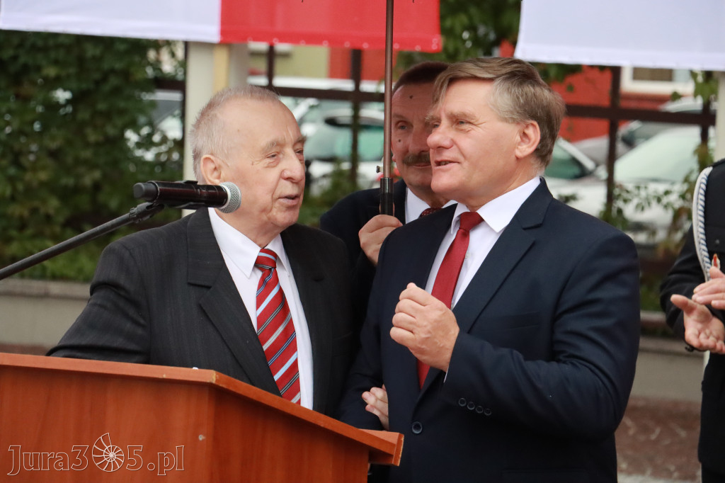 Fotorelacja: Uroczystość Odsłonięcia Pomnika Krystyna I z Koziegłów herbu Lis.