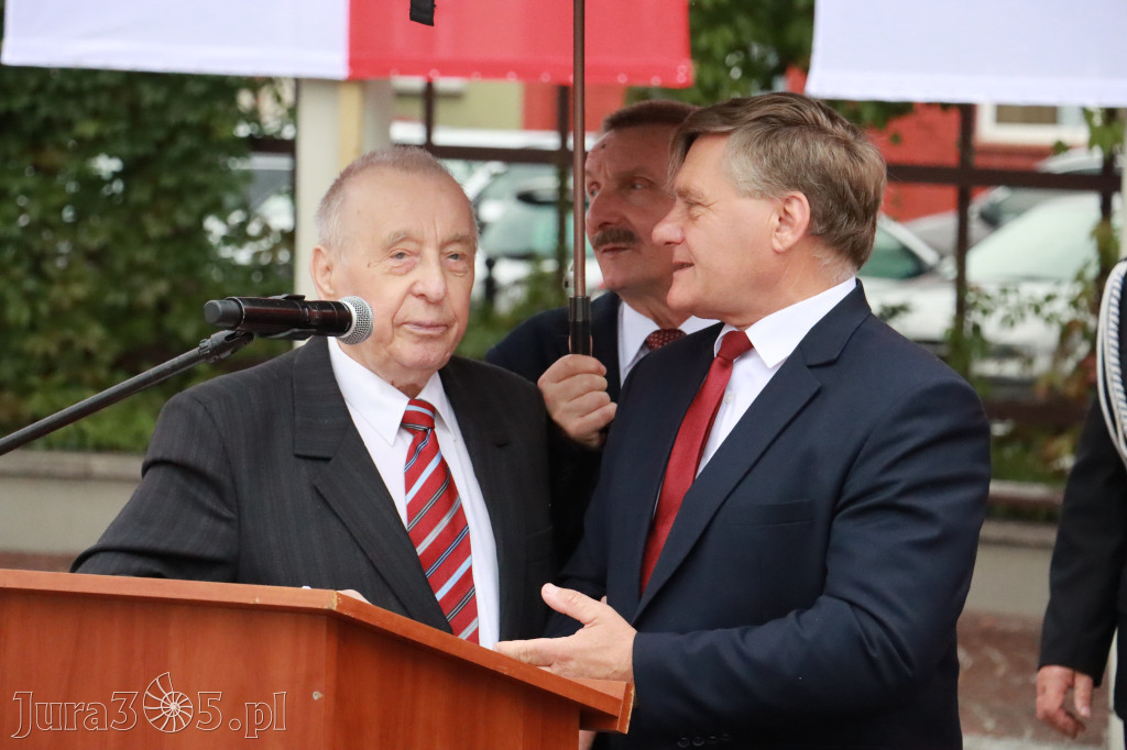Fotorelacja: Uroczystość Odsłonięcia Pomnika Krystyna I z Koziegłów herbu Lis.