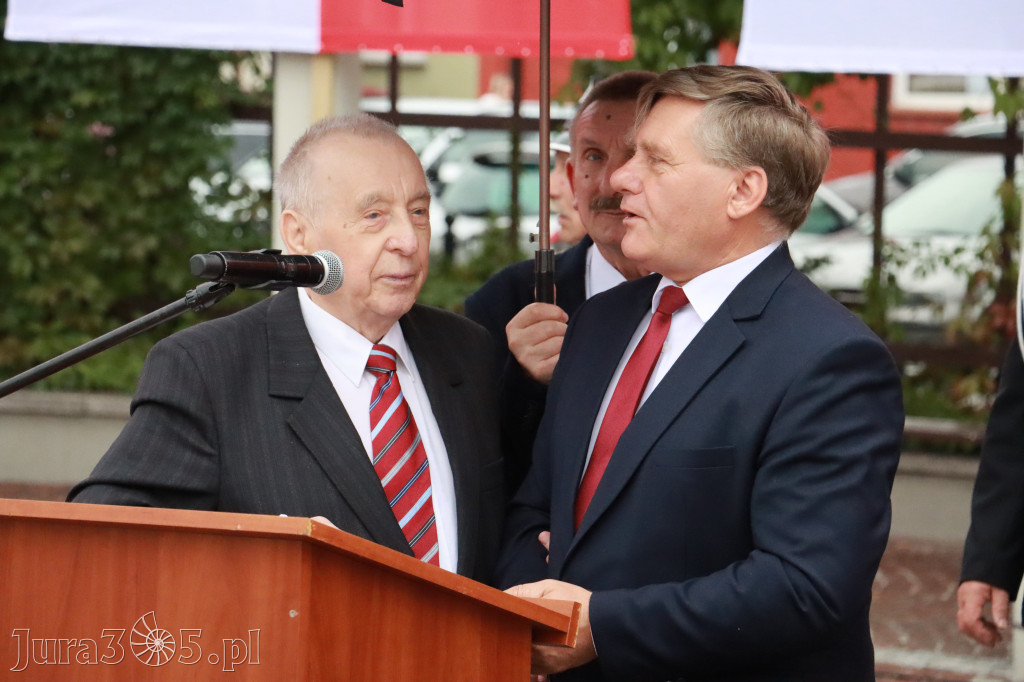 Fotorelacja: Uroczystość Odsłonięcia Pomnika Krystyna I z Koziegłów herbu Lis.