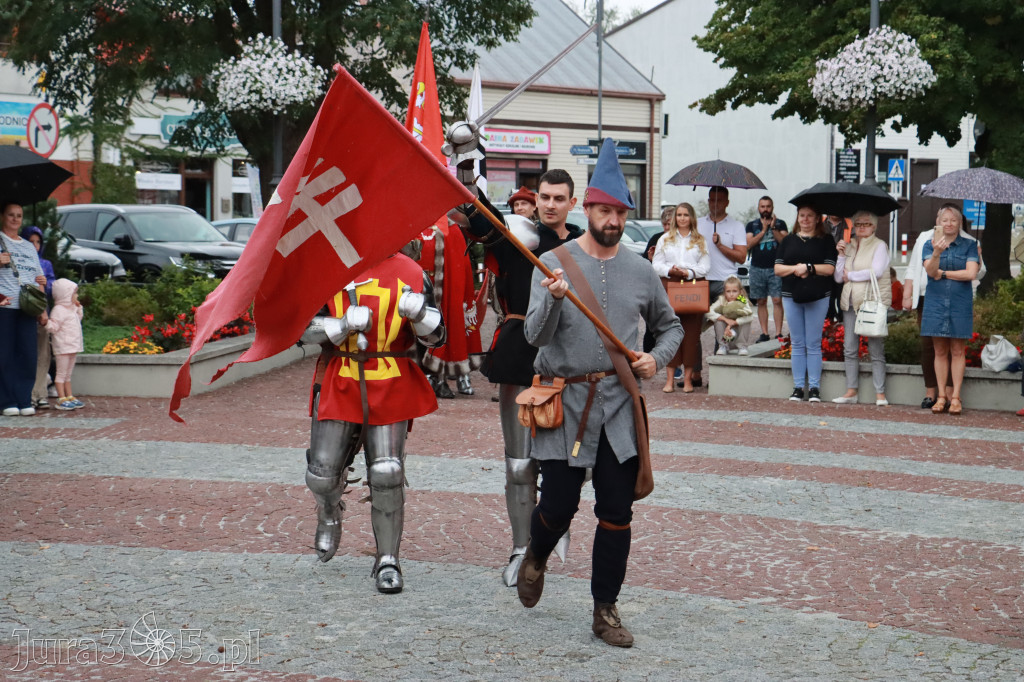 Fotorelacja: Uroczystość Odsłonięcia Pomnika Krystyna I z Koziegłów herbu Lis.