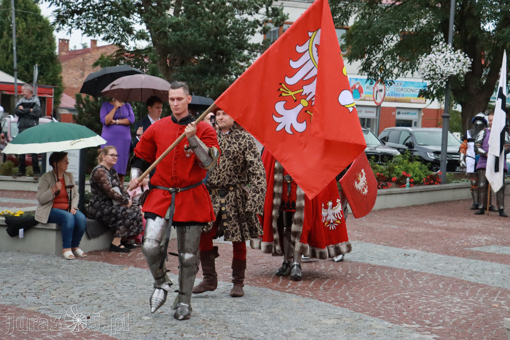 Fotorelacja: Uroczystość Odsłonięcia Pomnika Krystyna I z Koziegłów herbu Lis.