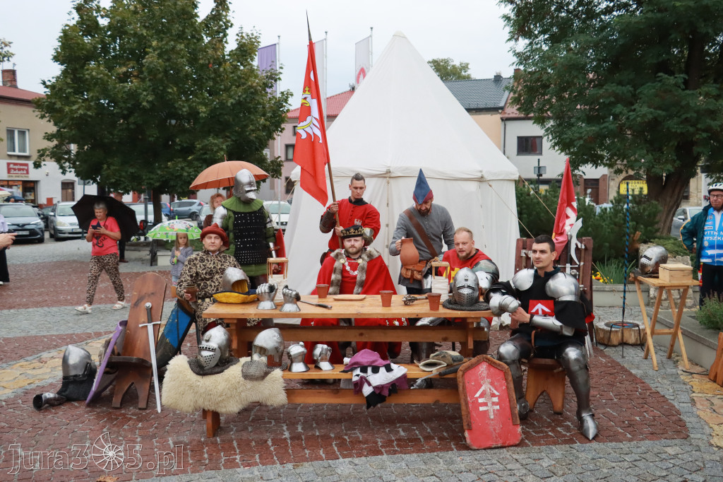 Fotorelacja: Uroczystość Odsłonięcia Pomnika Krystyna I z Koziegłów herbu Lis.