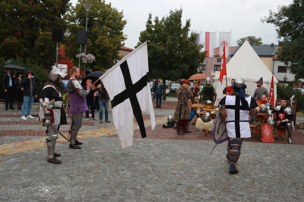 Fotorelacja: Uroczystość Odsłonięcia Pomnika Krystyna I z Koziegłów herbu Lis.