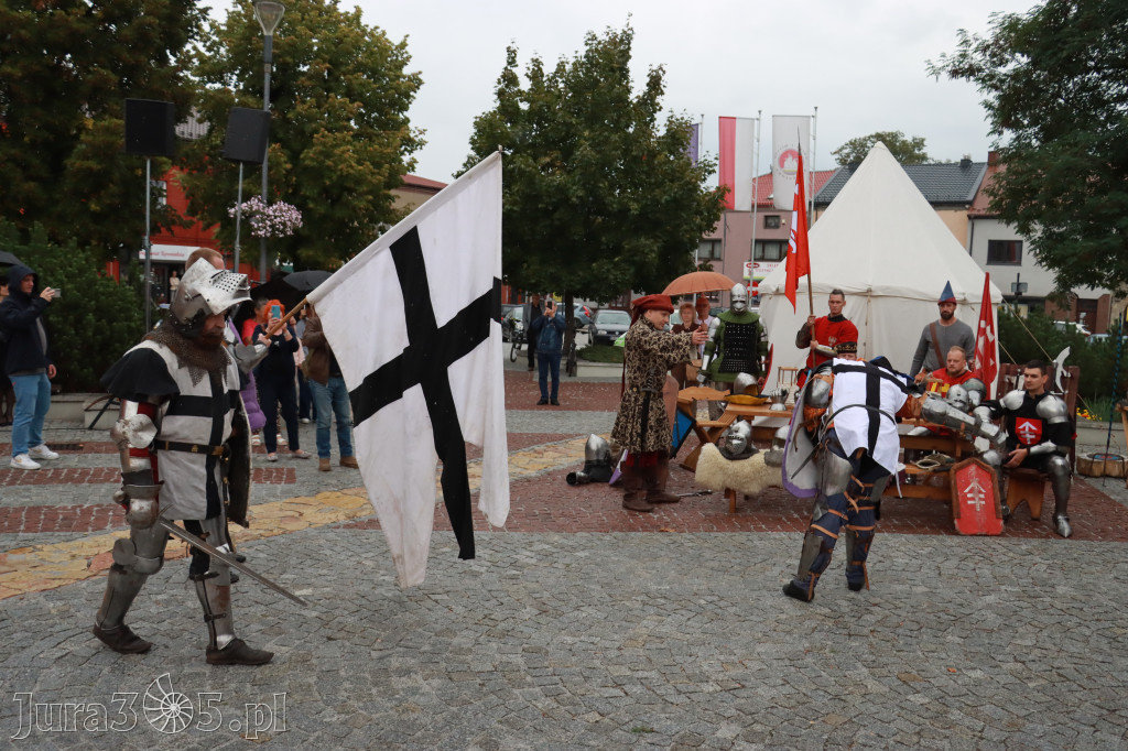 Fotorelacja: Uroczystość Odsłonięcia Pomnika Krystyna I z Koziegłów herbu Lis.