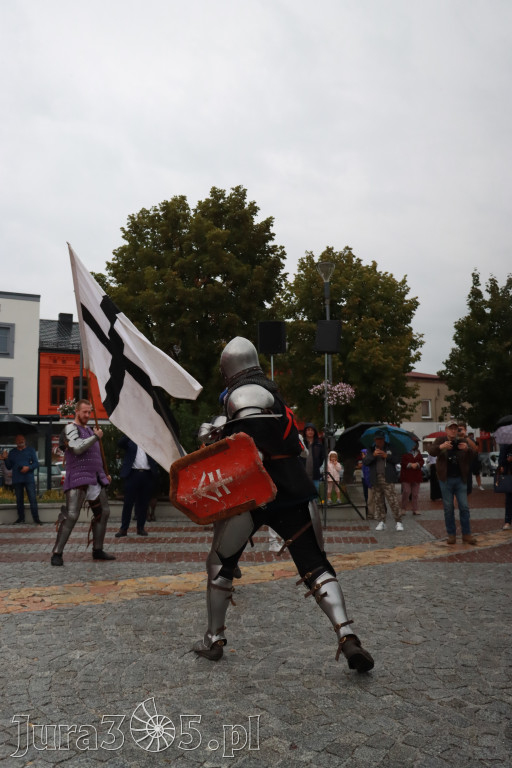 Fotorelacja: Uroczystość Odsłonięcia Pomnika Krystyna I z Koziegłów herbu Lis.