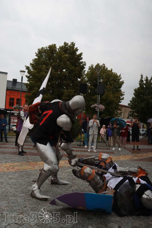 Fotorelacja: Uroczystość Odsłonięcia Pomnika Krystyna I z Koziegłów herbu Lis.