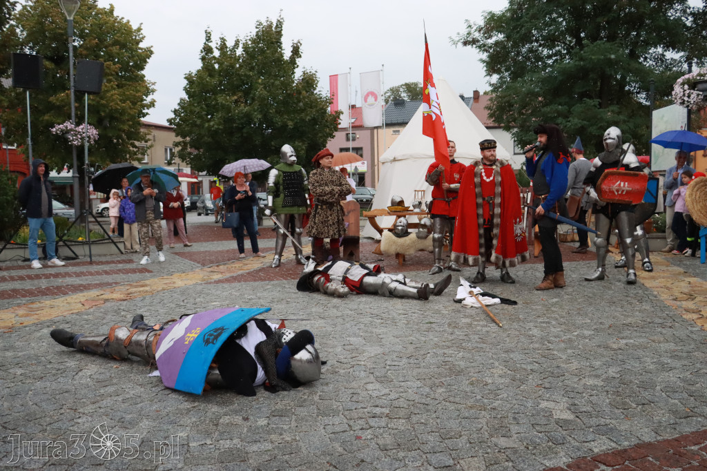 Fotorelacja: Uroczystość Odsłonięcia Pomnika Krystyna I z Koziegłów herbu Lis.