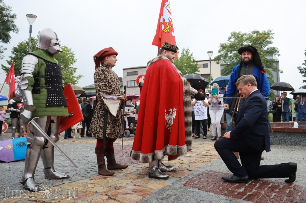 Fotorelacja: Uroczystość Odsłonięcia Pomnika Krystyna I z Koziegłów herbu Lis.
