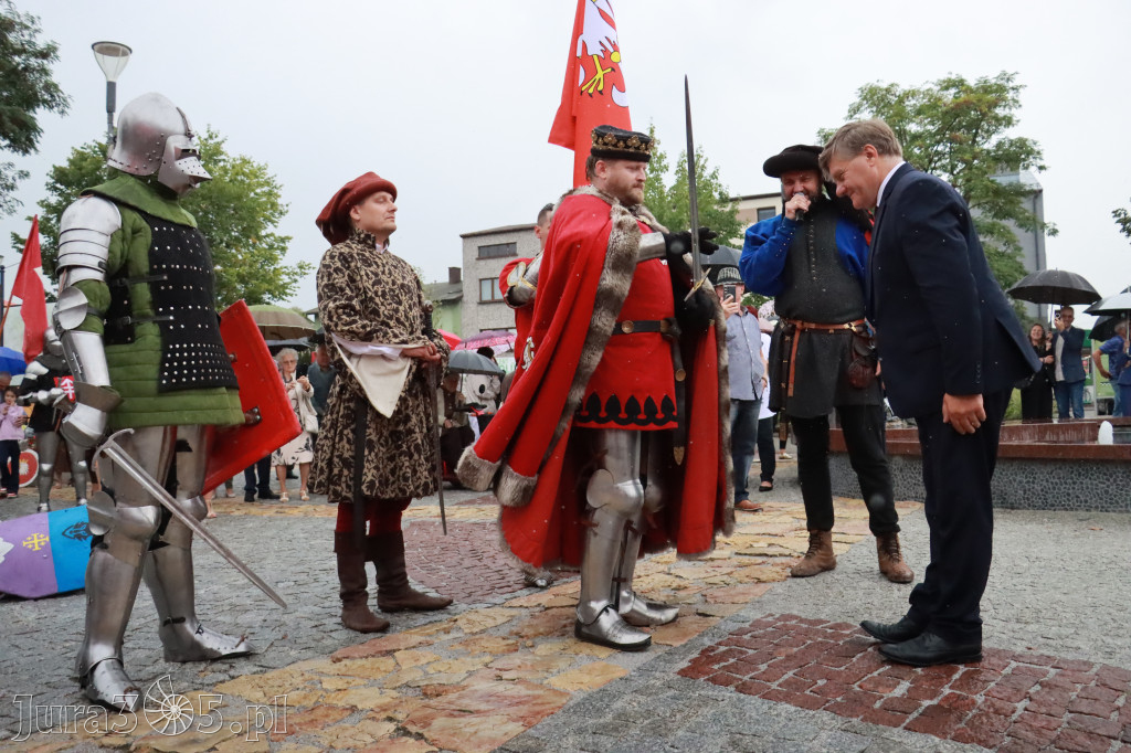 Fotorelacja: Uroczystość Odsłonięcia Pomnika Krystyna I z Koziegłów herbu Lis.