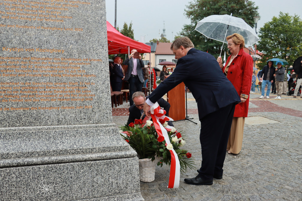 Fotorelacja: Uroczystość Odsłonięcia Pomnika Krystyna I z Koziegłów herbu Lis.