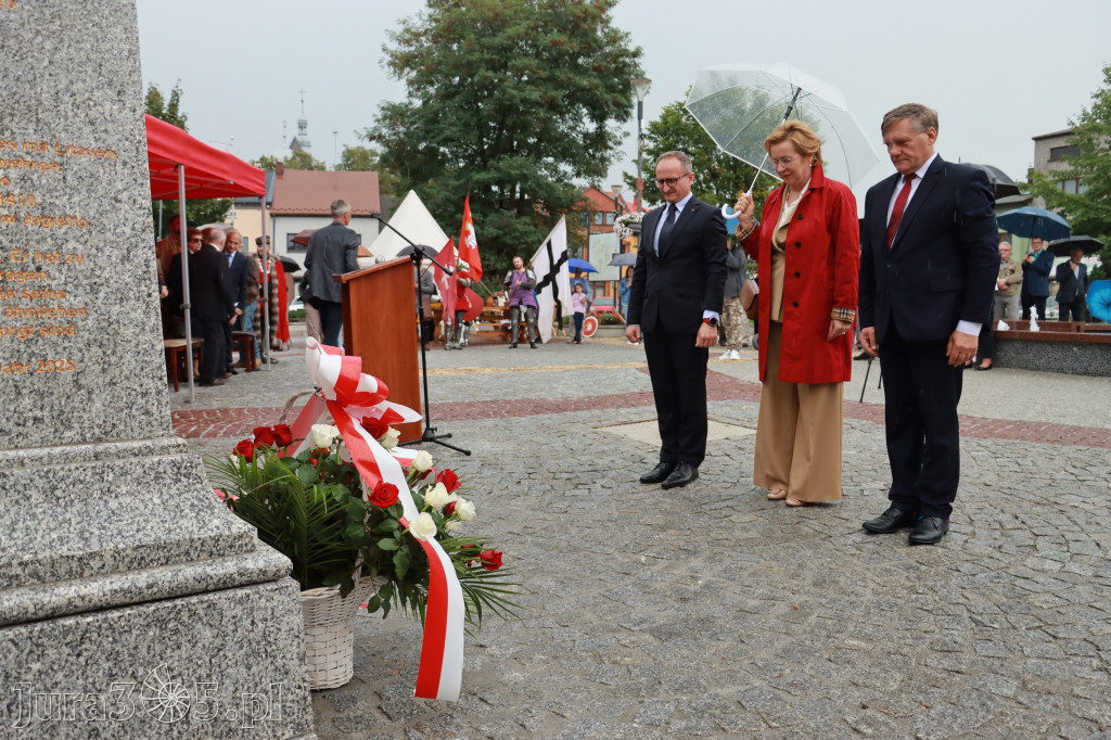 Fotorelacja: Uroczystość Odsłonięcia Pomnika Krystyna I z Koziegłów herbu Lis.