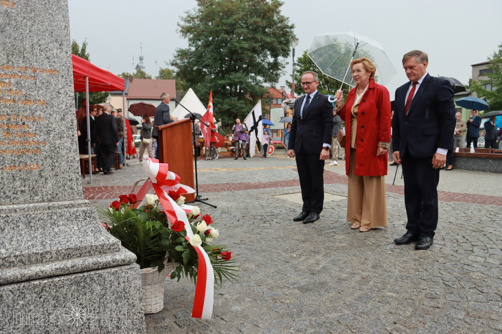 Fotorelacja: Uroczystość Odsłonięcia Pomnika Krystyna I z Koziegłów herbu Lis.