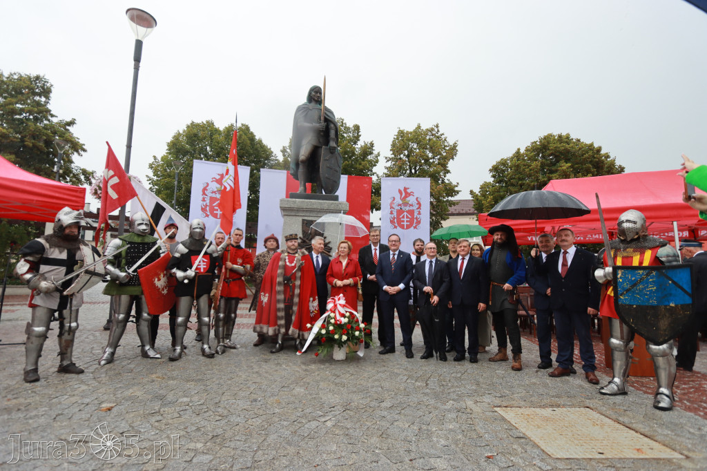 Fotorelacja: Uroczystość Odsłonięcia Pomnika Krystyna I z Koziegłów herbu Lis.