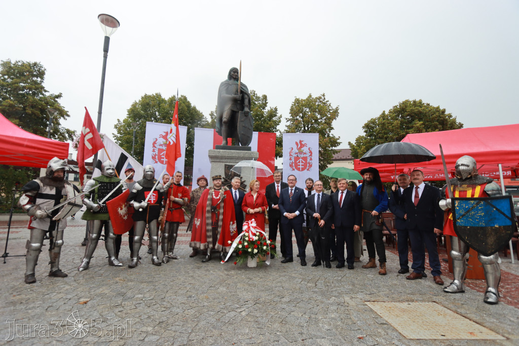 Fotorelacja: Uroczystość Odsłonięcia Pomnika Krystyna I z Koziegłów herbu Lis.