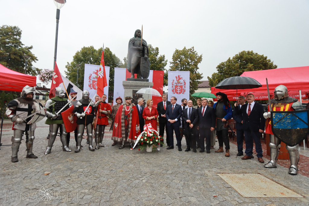 Fotorelacja: Uroczystość Odsłonięcia Pomnika Krystyna I z Koziegłów herbu Lis.