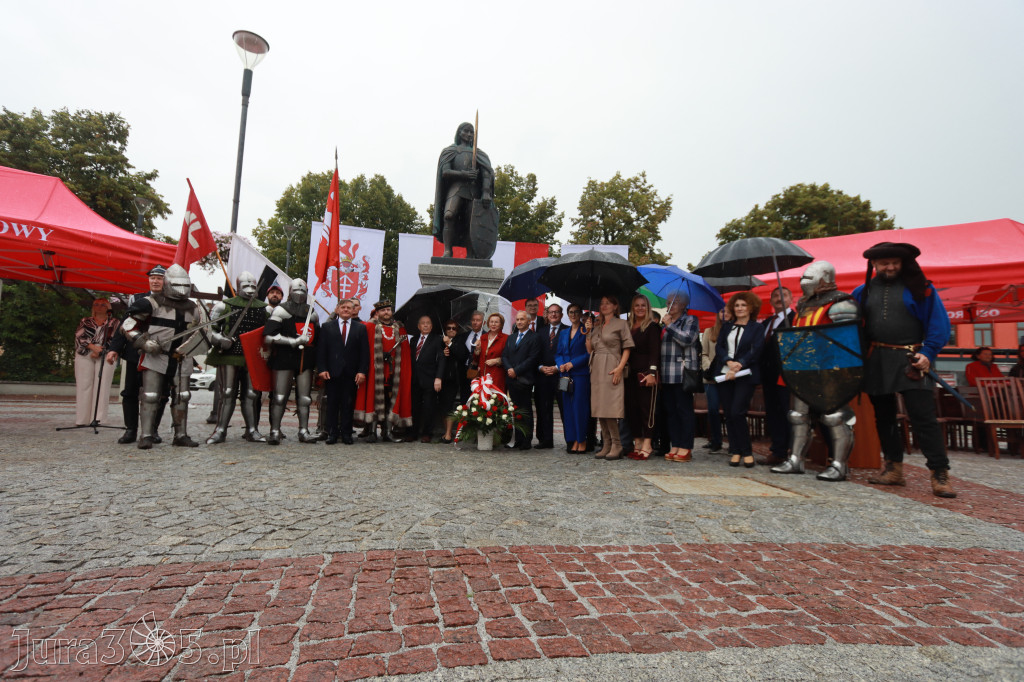 Fotorelacja: Uroczystość Odsłonięcia Pomnika Krystyna I z Koziegłów herbu Lis.