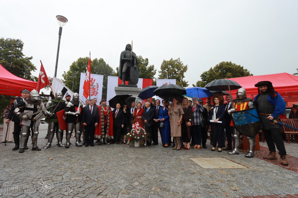 Fotorelacja: Uroczystość Odsłonięcia Pomnika Krystyna I z Koziegłów herbu Lis.