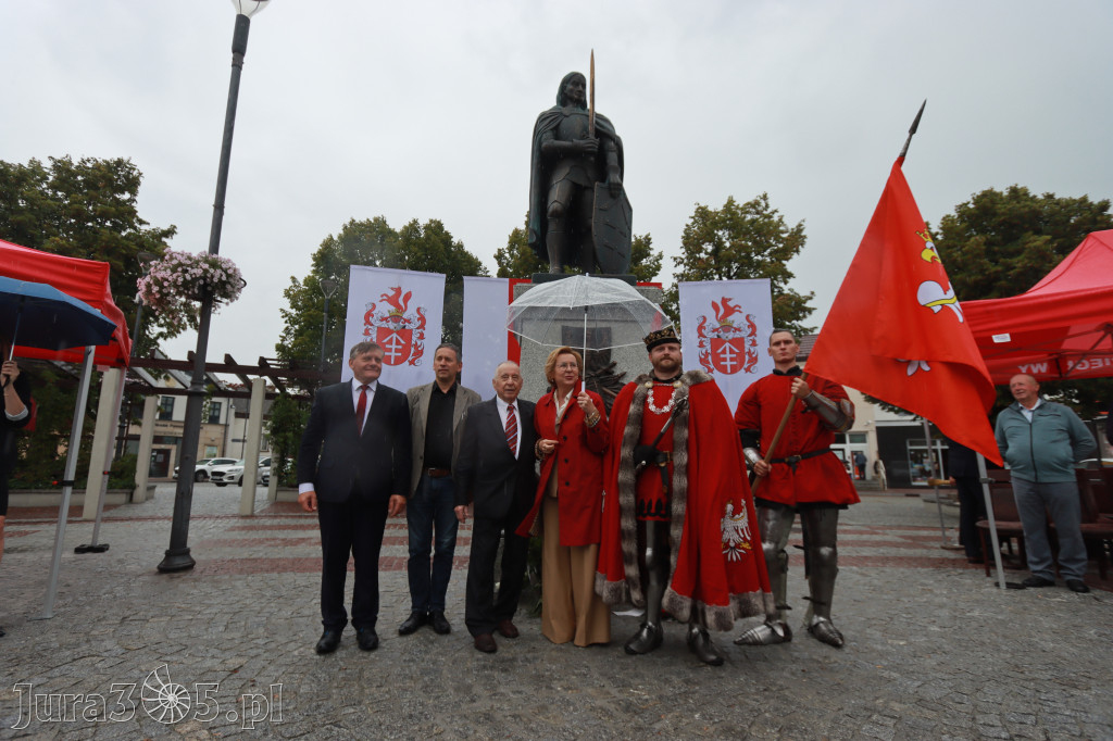 Fotorelacja: Uroczystość Odsłonięcia Pomnika Krystyna I z Koziegłów herbu Lis.