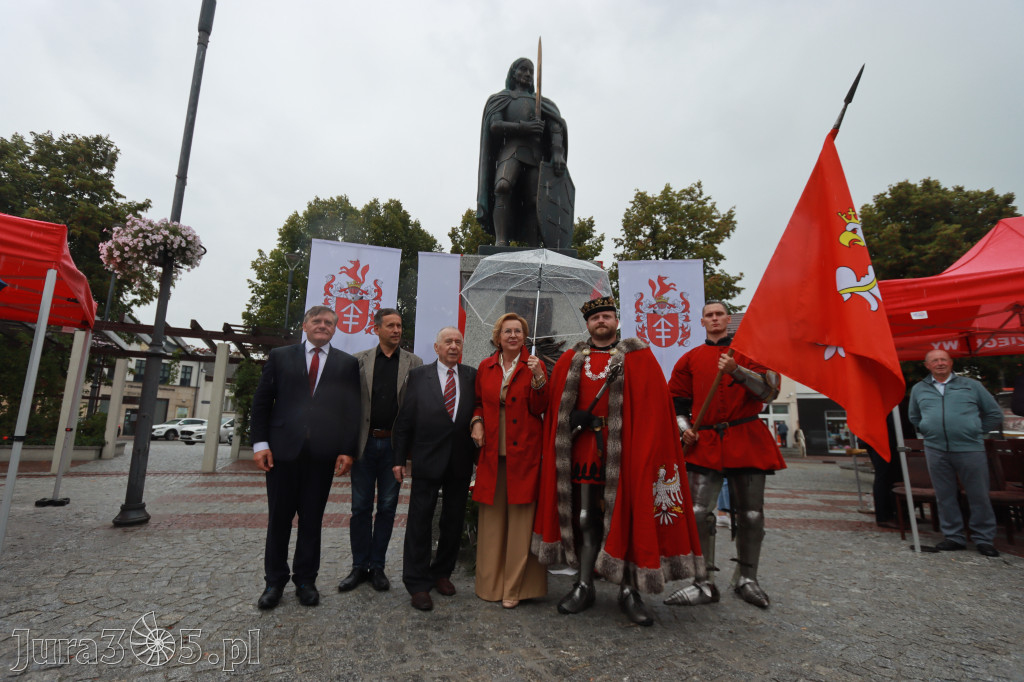 Fotorelacja: Uroczystość Odsłonięcia Pomnika Krystyna I z Koziegłów herbu Lis.